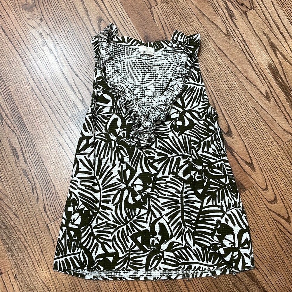 Kate Spade sleeveless v-neck top. Great condition. Hardly worn.